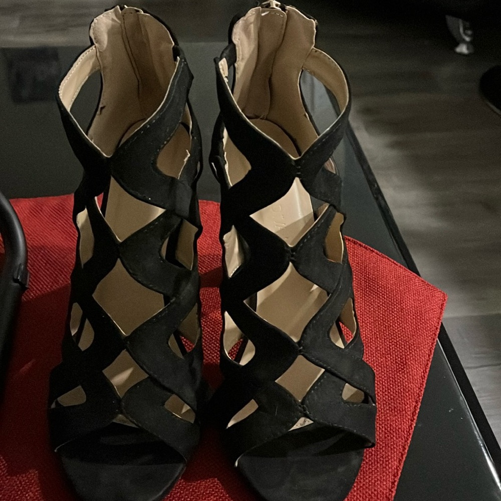 Wild Diva stacked heel. Black  size 8